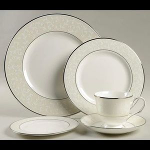 LENOX OPAL INNOCENCE CHINA SET